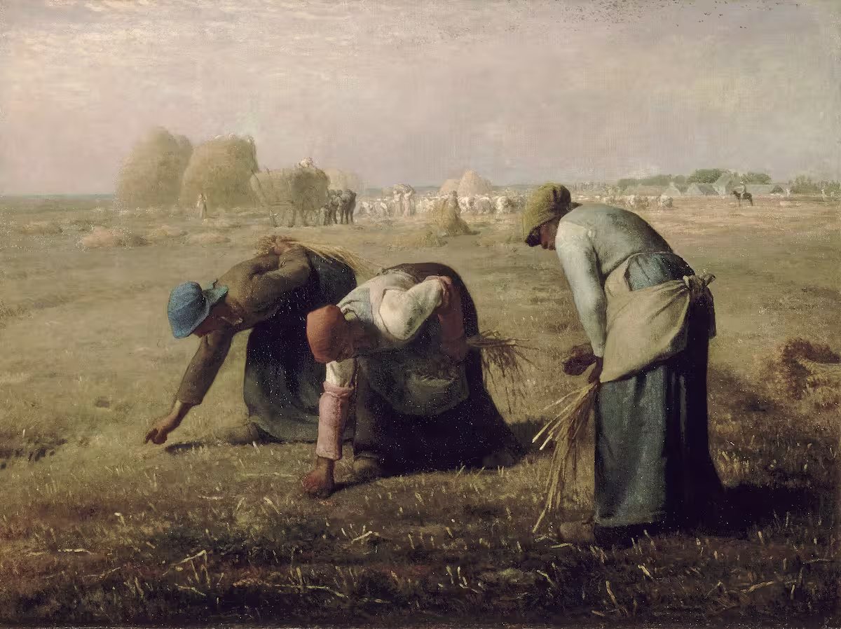 Pintura de Jean-François Millet 'As Respigadeiras'. Três mulheres camponesas colhem espigas de trigo em um campo ao entardecer, uma cena intemporal de dignidade e trabalho.