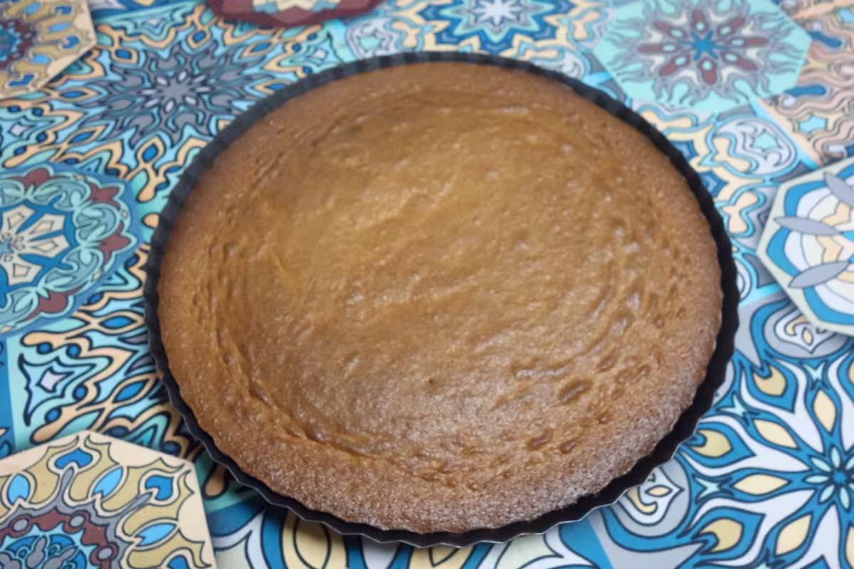 オーブンから出して冷ましているサンティアゴケーキ